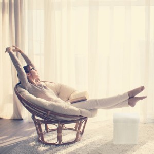 Relaxdays Sitzhocker Bambus Weiß Faltbar mit Stauraum 35 cm x 35 cm x 35 cm 2,5 kg