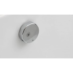 Detailaufnahme: Chromfarbener Knopf am weißen Jet-Line Whirlpool Villa Gabriela.