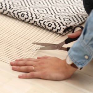 Relaxdays Antirutschmatte PVC Creme Rutschfest Zuschneidbar 100 cm x 120 cm 270 g