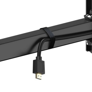 Detailaufnahme der Hama TV-Wandhalterung mit Kabelmanager und HDMI-Kabel.