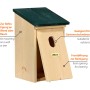 Dobar Nistkasten Vobu aus hellem Holz mit grünem Flachdach. Einflugloch und Reinigungsöffnung für Gartenrotschwänze.