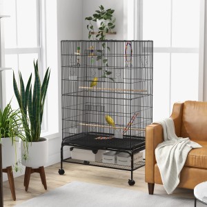 Schwarzer PawHut Vogelkäfig mit Ablage, Sitzstangen und zwei gelben Vögeln im Wohnzimmer.