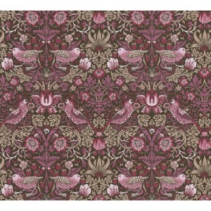 Rote Vliestapete im Gründerzeit-Stil mit Vogel- und Blumenmuster in Beerentönen.