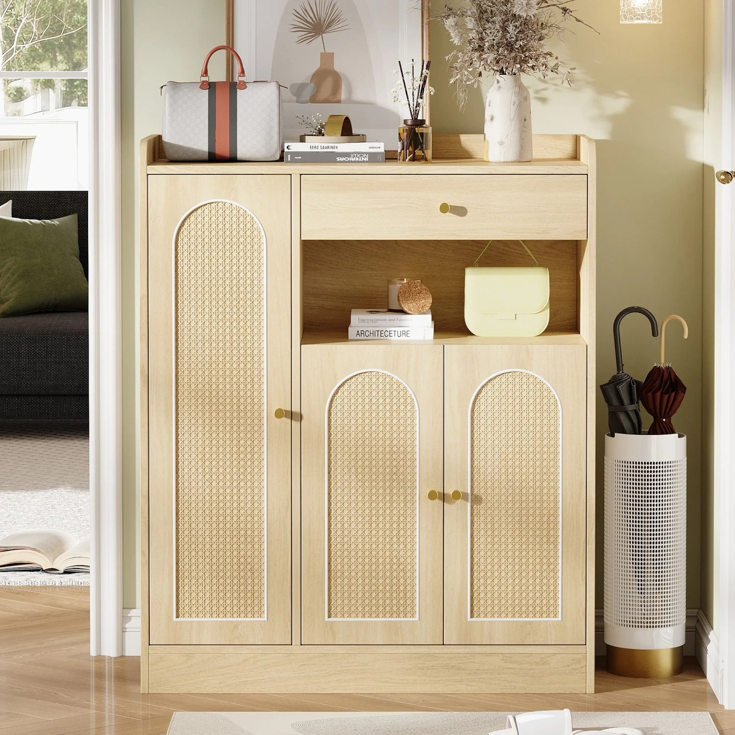 Merax Rattan Schuhschrank in Naturfarbe mit 3 Türen, Schublade und offenem Fach. Moderner Wohnzimmerschrank für Flur.