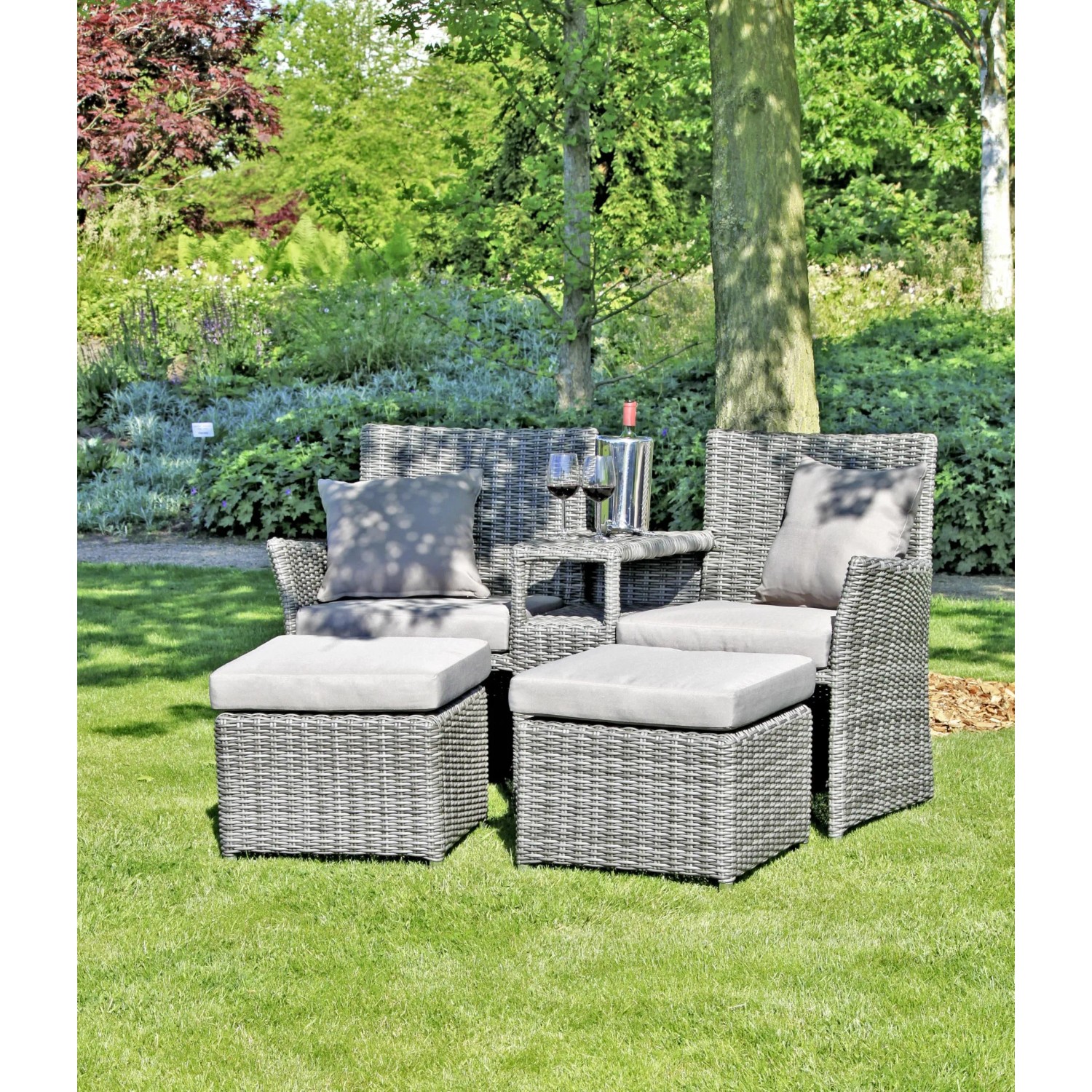 Graues DELUKE Gartenstuhl-Set URBAN mit Hocker, Relaxsessel und wetterfesten Gartenstühlen für Outdoor.