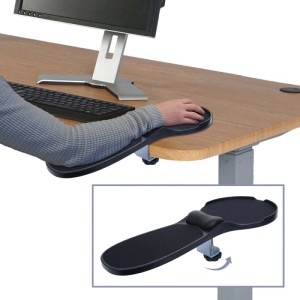 Schwarze MCW Armauflage N76 mit Mauspad am Schreibtisch, gepolsterte Handgelenkstütze für ergonomisches Arbeiten.
