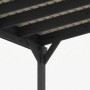 Anthrazitfarbener Holz-Carport Friesland: Detail der robusten Flachdach-Konstruktion mit Pfosten und Querbalken.