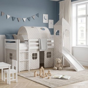 Weißes Homestyle4u Abenteuerbett 90x200 mit Sternen-Tunnel, Rutsche, Turm und Leiter im Kinderzimmer.