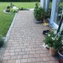Verlegtes Diephaus Pflaster Plateo Muschelbeige Mehrformat, 6 cm Stärke im Garten.