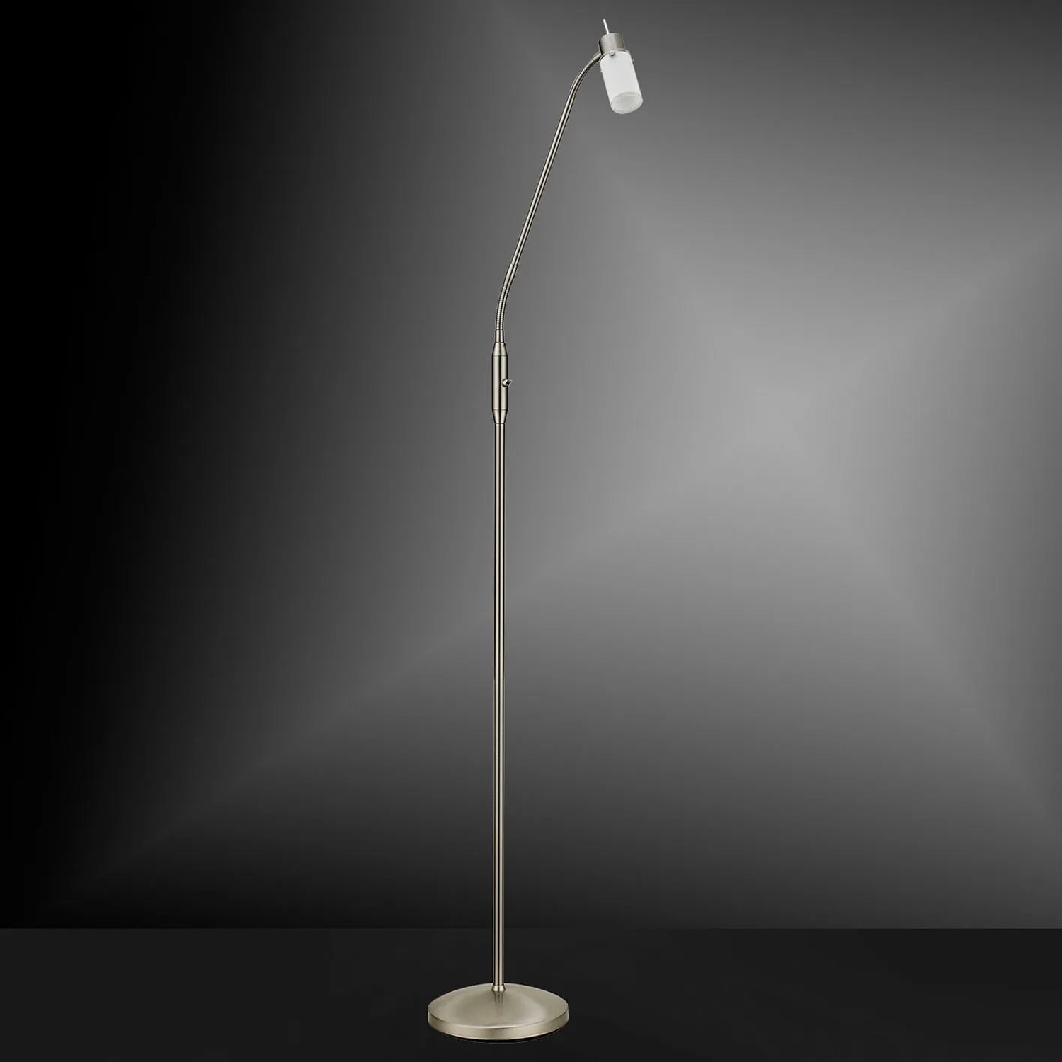 Moderne LED-Stehleuchte Max von Just light. aus Stahl, Höhe 111-157cm, für optimale Beleuchtung.
