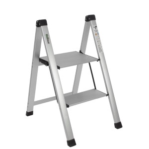 TRUTZHOLM Alu-Trittleiter, 2 Stufen, klappbar, silberfarben. Leiter für den Haushalt.