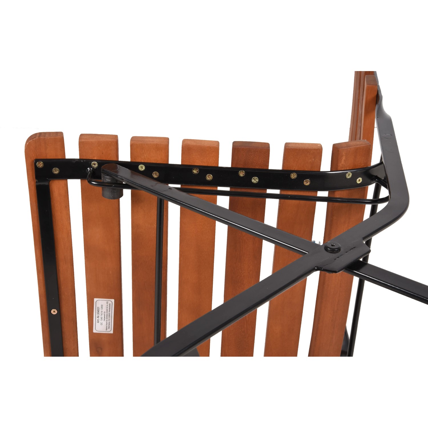 Detailansicht Gartenmöbel-Set Wien: Teakholz-Rückenlehne mit schwarzem Metallgestell.