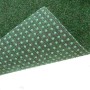 Primaflor Rasenteppich Green, Detailansicht der Rückseite mit Noppen für Belüftung.