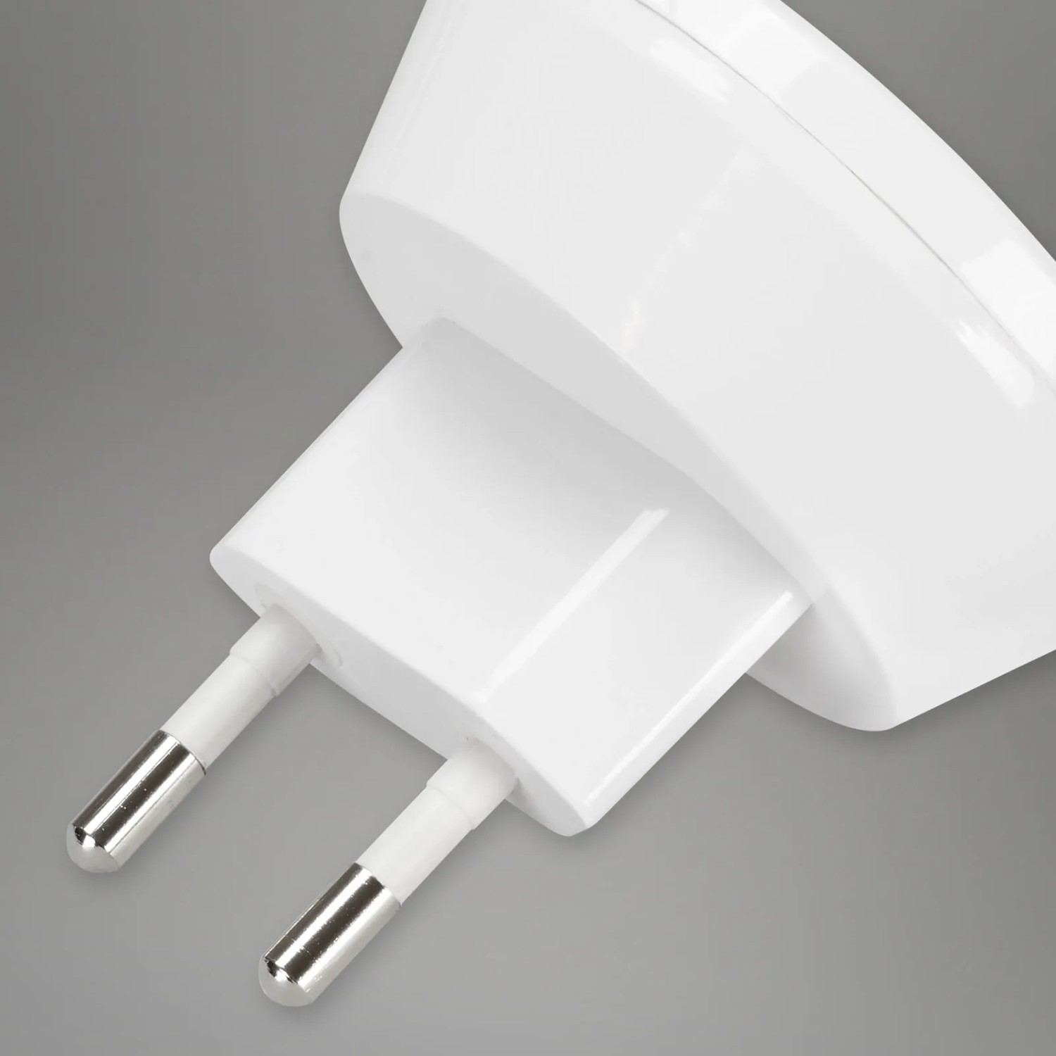 Briloner Quiri Steckdosenlicht, warmweiß, Ø 5,4cm, für Nachtlicht & Orientierung.