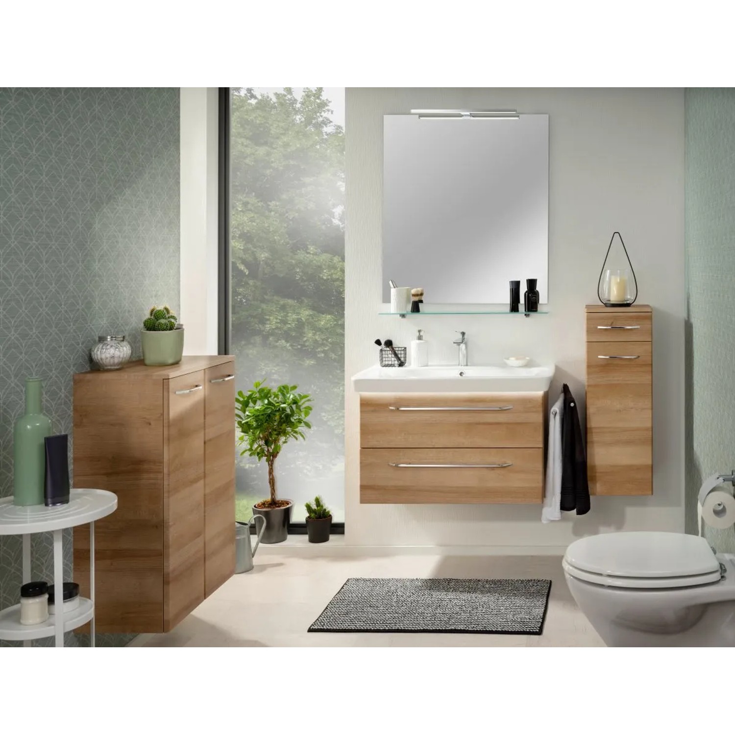 Fackelmann LED-Waschbeckenbeleuchtung ConturaLight 90 cm im Badezimmer.
