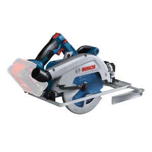 Bosch Professional Akku-Handkreissäge GKS 18V-68 G Solo mit blauem Sägeblatt und Absaugadapter.