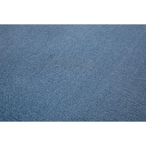 Teppichboden Caracas Azur, Meterware, 400 cm breit, Detailansicht der blauen Textur.