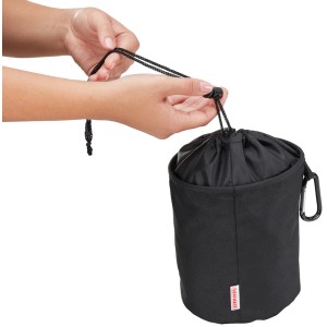 Leifheit Wäscheklammerbeutel in Schwarz mit Zugband und Karabinerhaken.