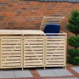 Mülltonnenbox Vario III für 3 Tonnen, aus Kiefernholz in Natur, mit geöffnetem Deckel.