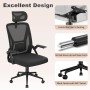Schwarzer Rattantree Bürostuhl: Ergonomisch, Netzlehne, verstellbare Kopfstütze, hochklappbare Armlehnen, Wippfunktion, Rollen.