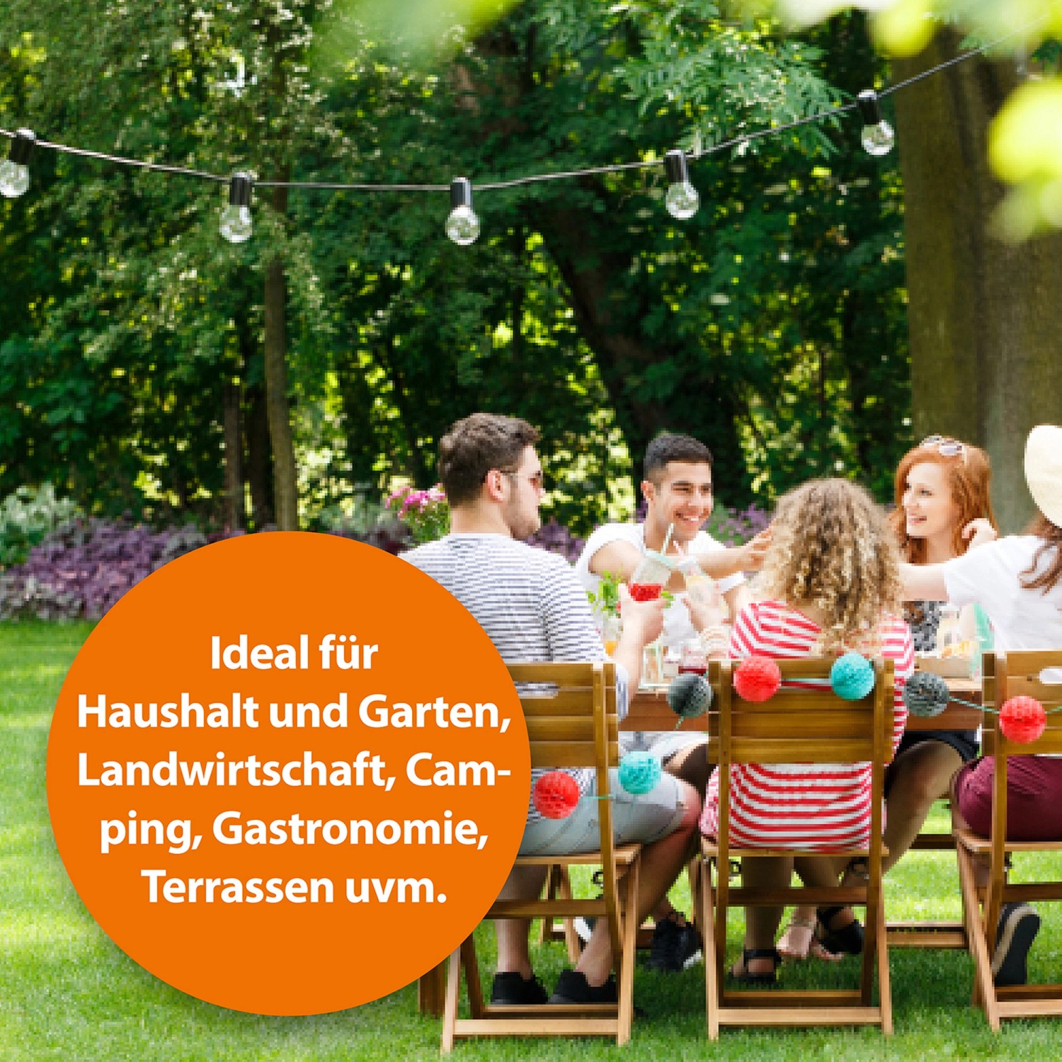 Szene mit Personen im Garten, ideal für die Ardap Fliegenfalle im Freien.