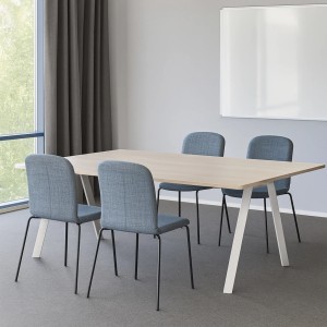 4er Set blaue Albatros Esszimmerstühle ENNA am Esstisch mit hellem Holzdekor und weißen Beinen.