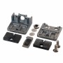 Set Glasbeschläge für Glaszaun: Metallhalterungen, schwarze Gummipads, Schrauben und Unterlegscheiben für Montage.
