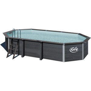 Ovaler Gre Composite Pool Avantgarde 664x386x124 cm mit Leiter und LED-Beleuchtung.