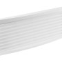 Weißes Luftgitter (130x368 mm) mit Fliegennetz aus Kunststoff.