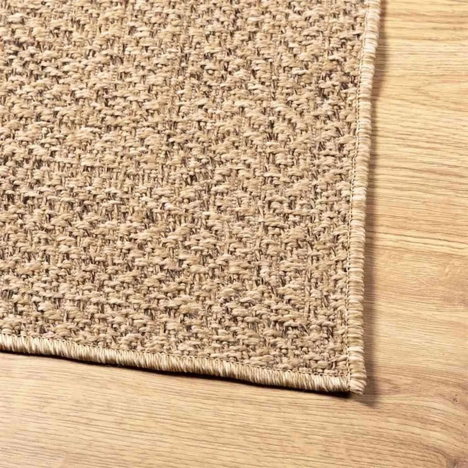 Beiger, quadratischer Outdoor-Teppich ZIZUR in Jute-Optik, 120x120 cm.