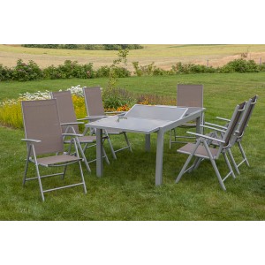 Merxx Gartenmöbel-Set Amalfi Taupe, 7-teilig mit Esstisch und Klappsesseln auf Rasen.