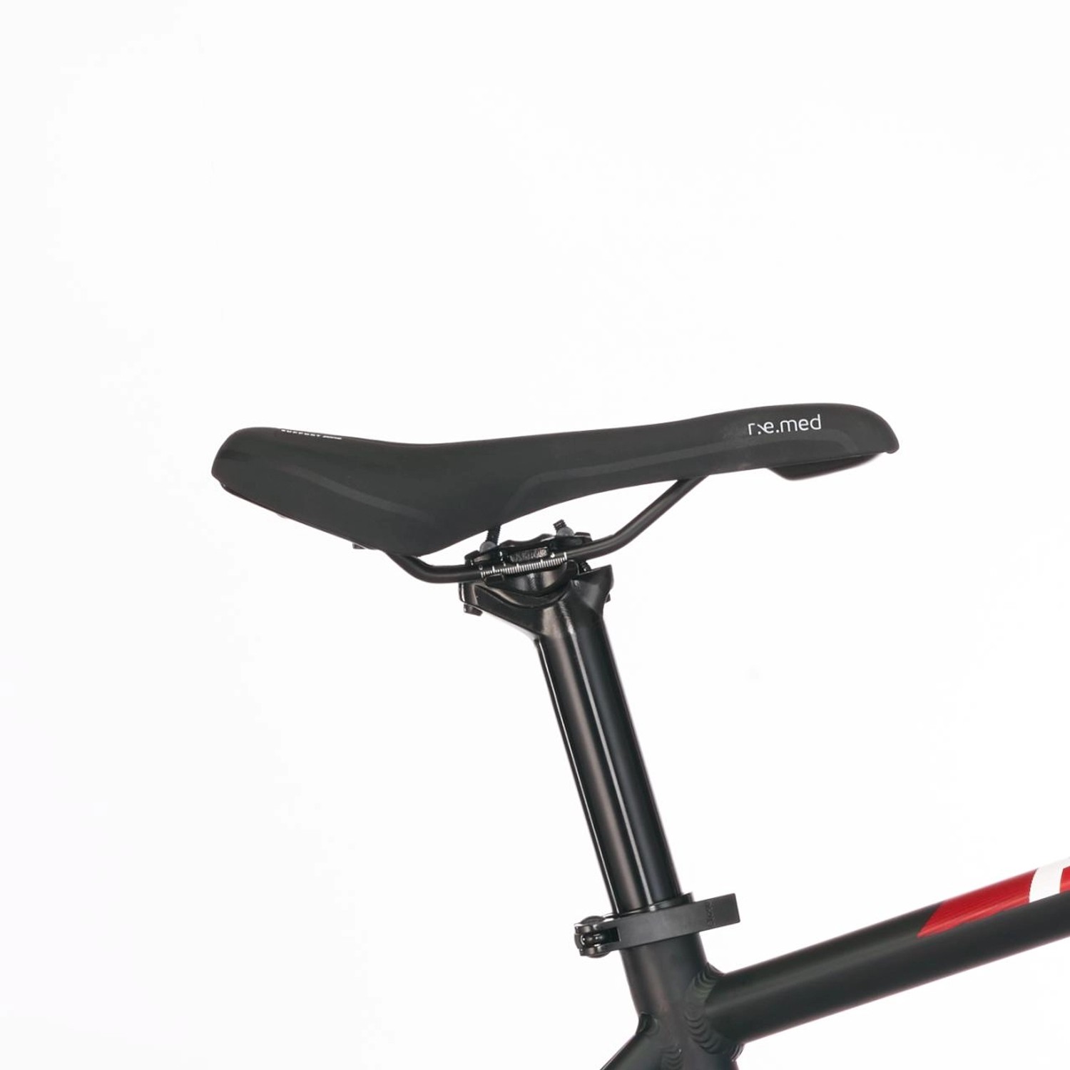 Detailaufnahme Sattel und Sattelstange des Fischer E-Bike Mountainbike 27,5 EM 1726.1.