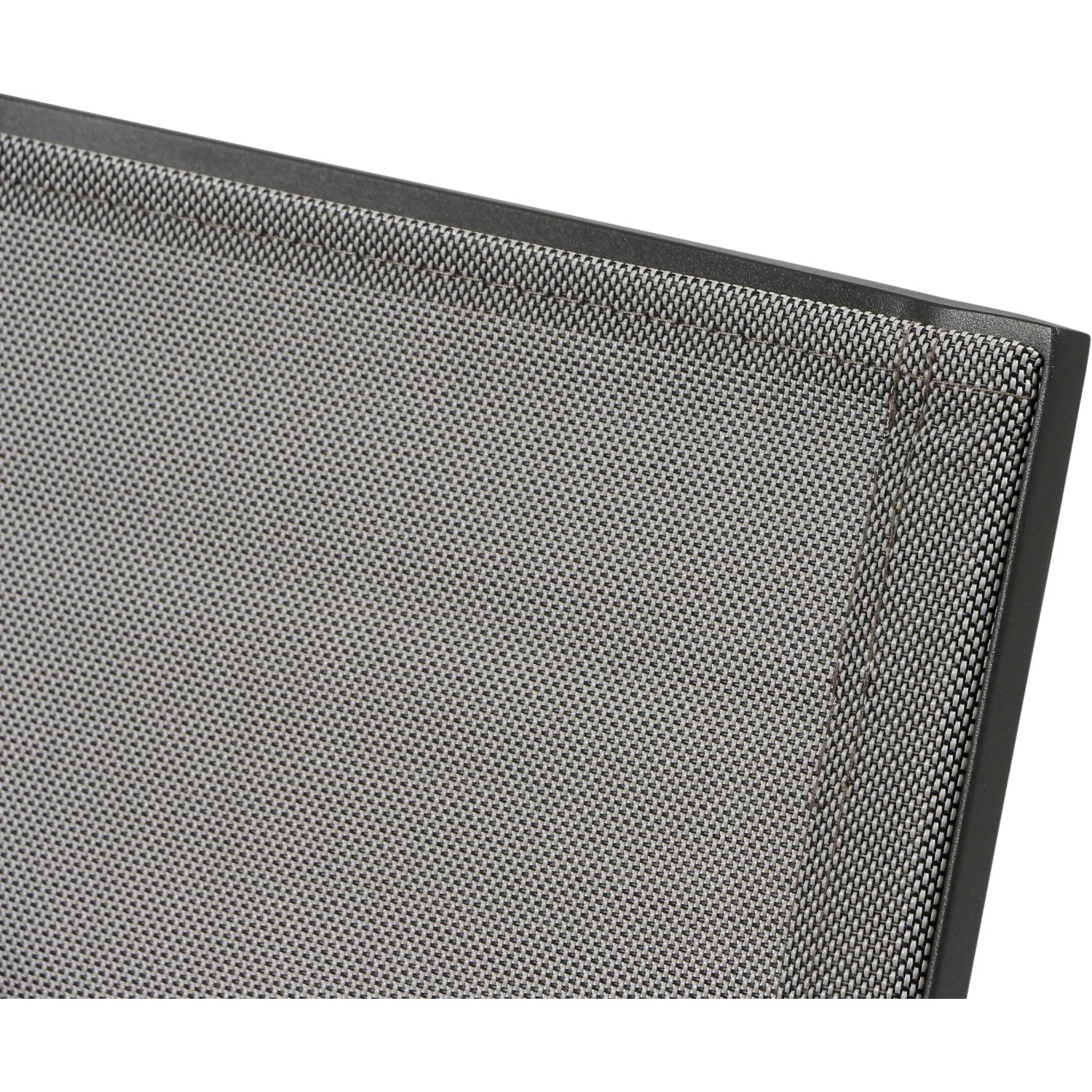 Detailaufnahme: Anthrazitfarbener Siena Garden Stapelsessel Velia mit Ranotex-Gewebe.