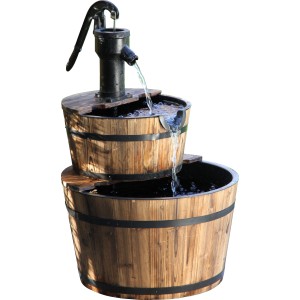 Silex Holzfass Brunnen Donau, rustikaler Gartenbrunnen mit Pumpe und zwei Holzfässern.