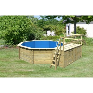 Karibu Holzpool Modell 2 C KDI mit Leiter und blauem Innenbecken im Garten.