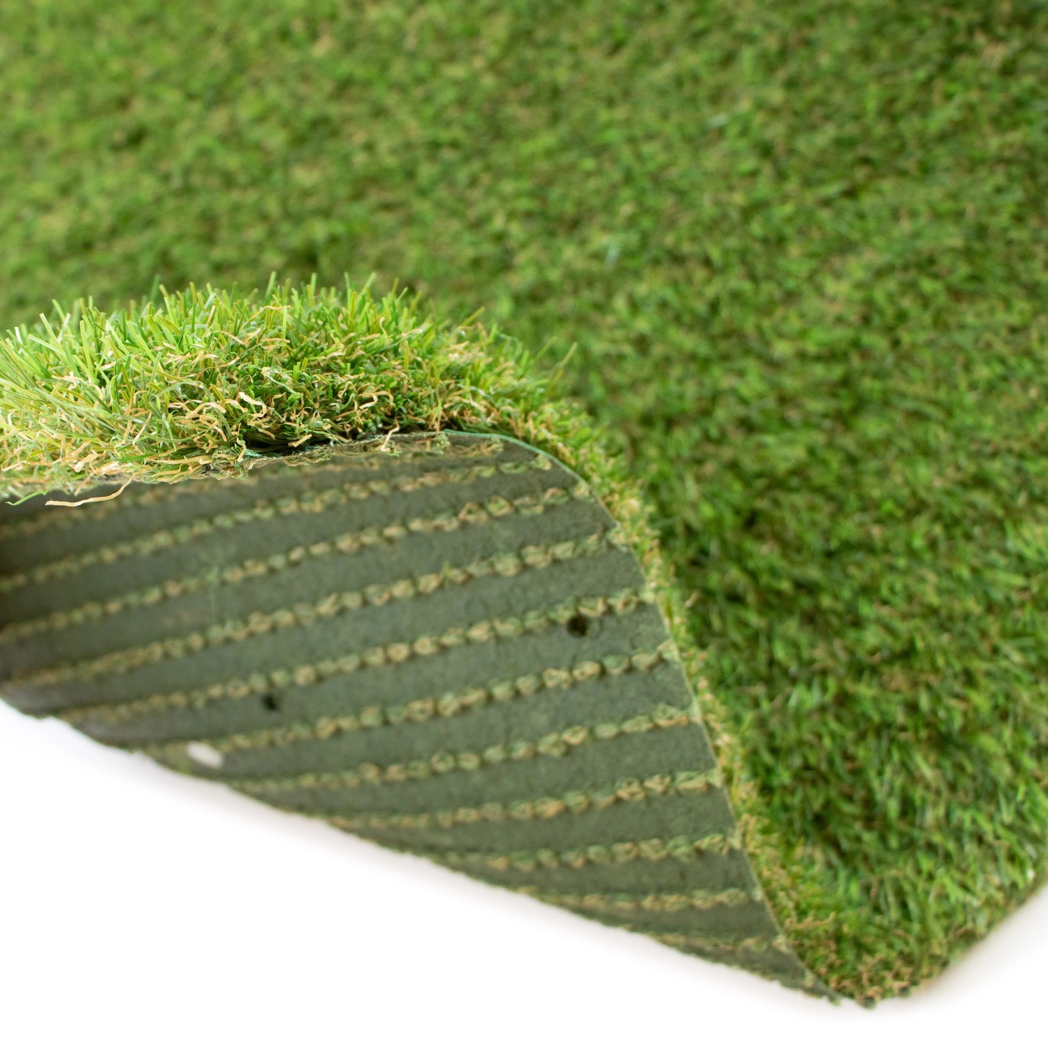 Detailaufnahme Kunstrasen Cyprus: Dichter, grüner Flor mit gewebter Unterseite. Ideal für Garten, Balkon und Terrasse.