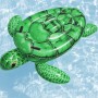 Bestway Schwimmtier Tidal Turtle, grüne aufblasbare Wasserschildkröte mit Haltegriffen im Wasser.