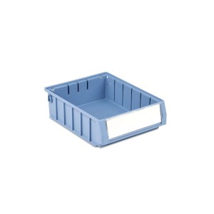 Blauer Regalkasten 4,4L mit Etikett, ideal zur Aufbewahrung im Lager oder Werkstatt.