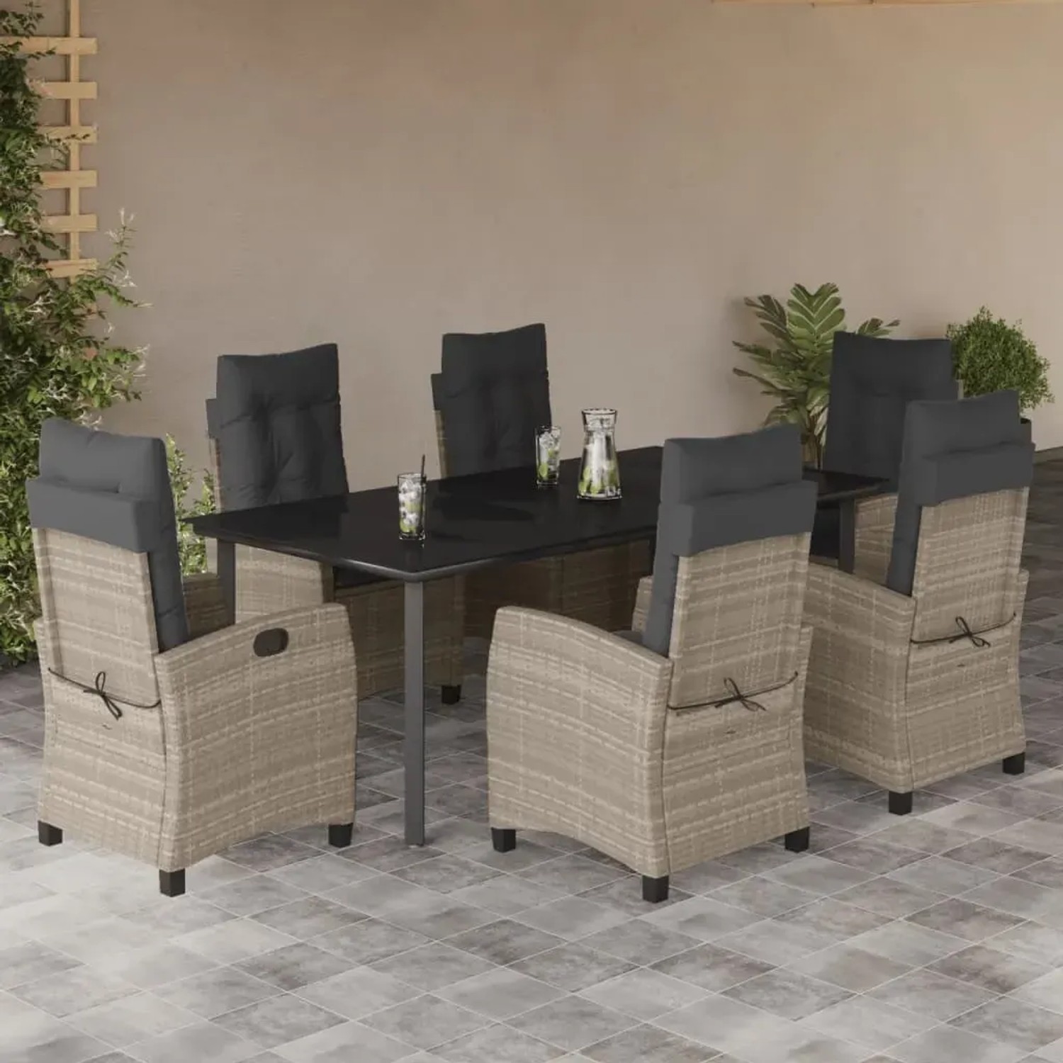 7-tlg. Garten-Essgruppe hellgrau Poly Rattan mit Tisch und Stühlen mit anthrazitfarbenen Kissen.