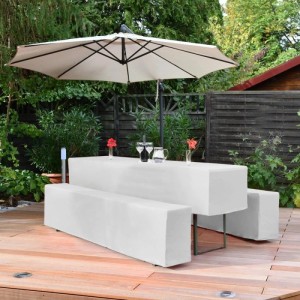 Beautissu 5tlg. weißes Hussen-Set Comfort M für Biertischgarnitur mit gepolsterten Bänken im Garten.
