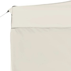 Detailansicht: Cremefarbenes Partyzelt mit Seitenwand und Aluminiumrahmen.