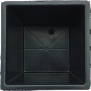 Quadratischer, schwarzer Übertopf in Weidenoptik, 28x25x25 cm, geeignet für Innen- und Außenbereich.