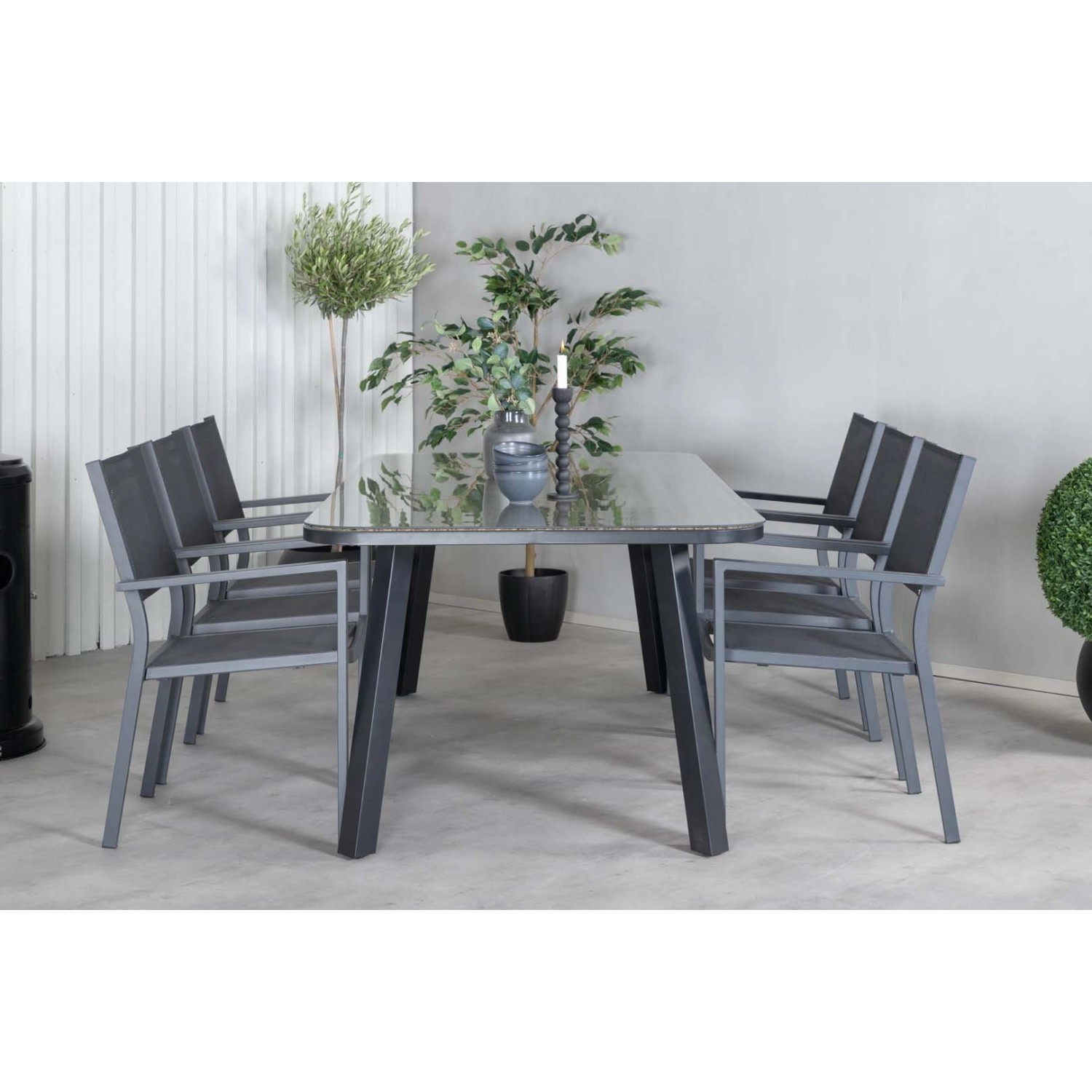 Schwarzes ebuy24 Paola Gartenset mit Tisch und 6 Copacabana Stühlen.