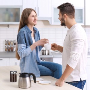 Relaxdays Vorratsglas 3er Set mit Paar in Küche. Luftdichte Glasbehälter für Lebensmittel.