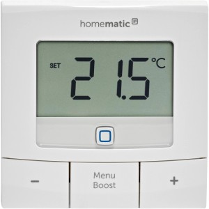 Weißer Homematic IP Wandthermostat Basic mit großem LC-Display, zeigt 21.5 °C. Für Hausautomation & Temperatursteuerung.