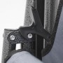 Detailaufnahme: Verstellmechanismus der AMANKA Campingliege, grau, für Sitz- und Liegeposition.
