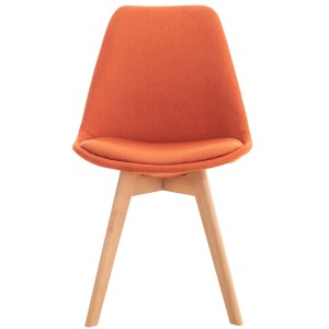 CLP Esszimmerstuhl Linares: orangefarbener Stoffstuhl mit Holzbeinen. Modernes Design für Ihr Zuhause.