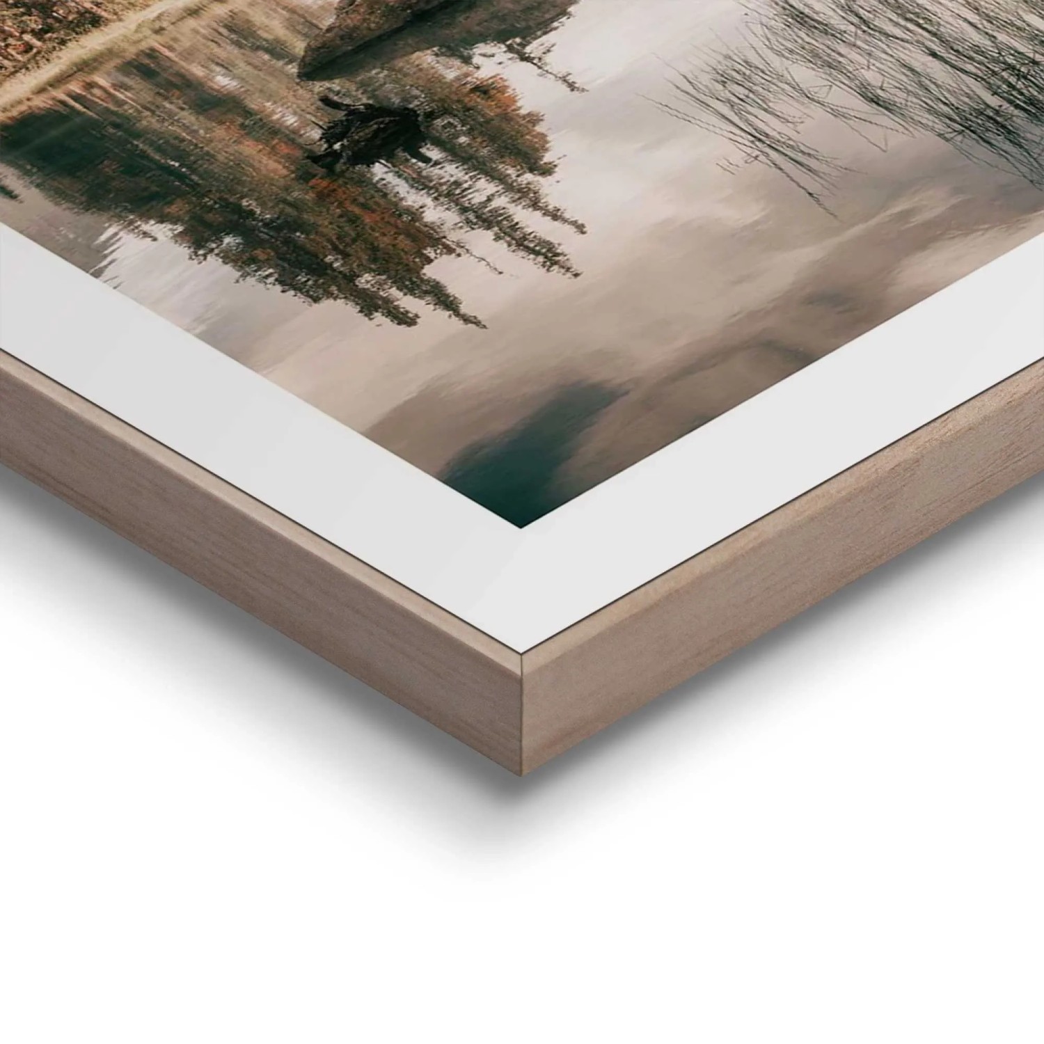Gerahmtes Bild Bergsee, 40x30 cm, beige Rahmen. Wandbild für Wohnzimmer.