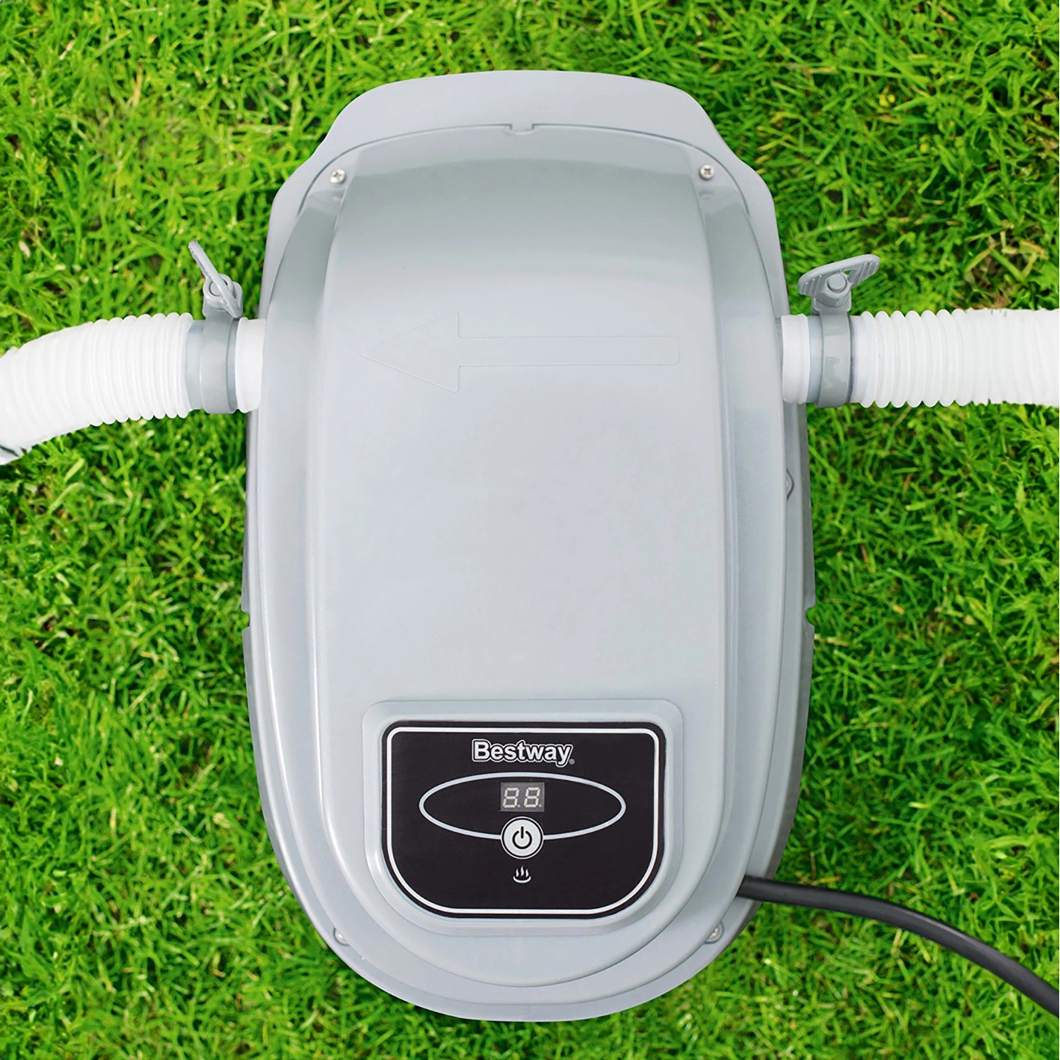 Bestway Pool Heizgerät auf Rasen, zur Erwärmung von Pools bis 40°C.
