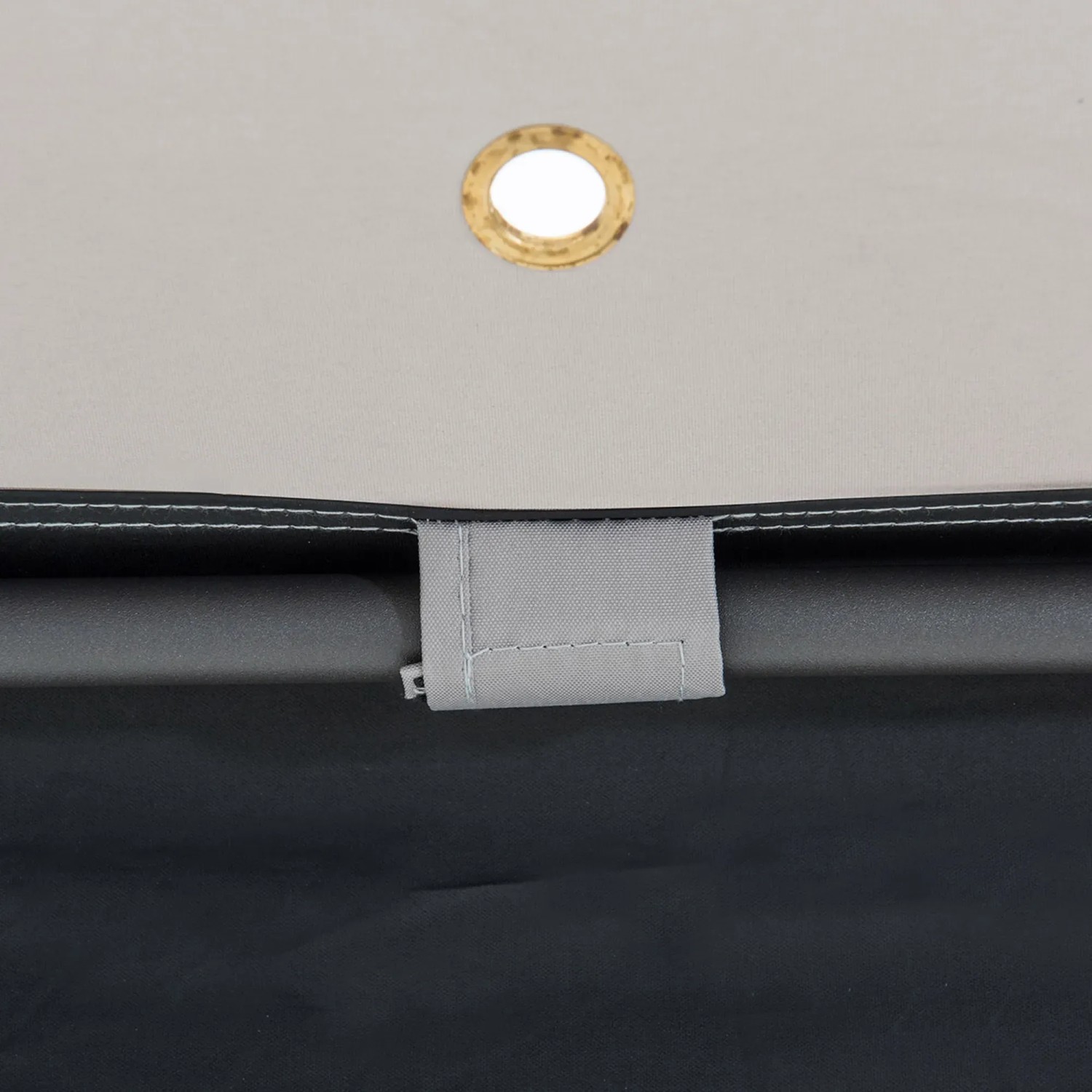 Detailaufnahme Stoff-Pavillon Roseg, grau, 300x300 cm. Öse und Stofflasche sichtbar.